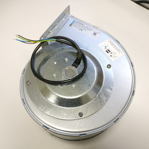 Combustion fan 140 G2E140-PI28-14 (4uf)